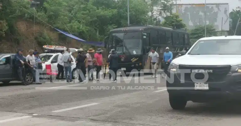 toman caseta en chiapas de corzo y anuncian liberación de pemex (1)