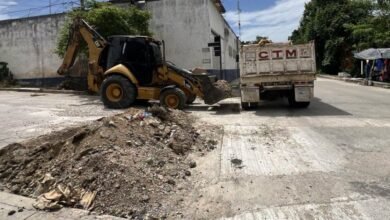 Avanza campaña intensiva de bacheo en Palenque; rehabilitan el periférico oriente y vialidades clave