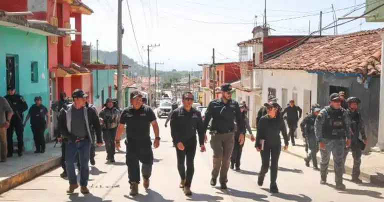 SSP y FGE refuerzan la seguridad en Pantelhó con operativo interinstitucional para fortalecer la paz social