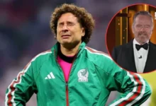 memo ochoa gana un globo de oro por su emotivo beso al poste en el mundial 2026 (2)