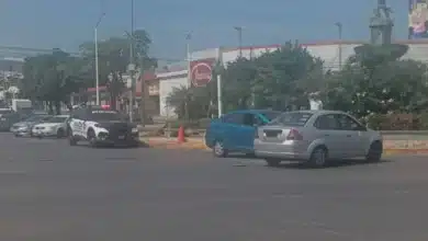 accidente en el cruce de andrés serra rojas y Ángel albino corzo provoca afectaciones viales en tuxtla gutiérrez