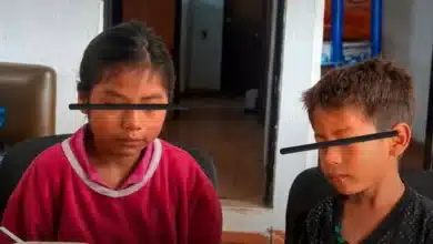 buscan a familiares de cristina y Ángel, niños de 5 y 7 años localizados solos en san cristóbal