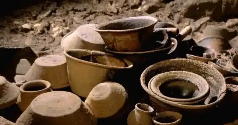 descubren en chiapas una cueva ceremonial zoque con 179 piezas prehispánicas y 13 ofrendas
