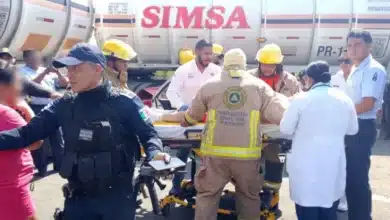 Accidente en el que se vio involucrada una pipa (Foto de cortesía)