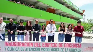 Gobierno de Chiapas impulsa infraestructura y becas para universitarios