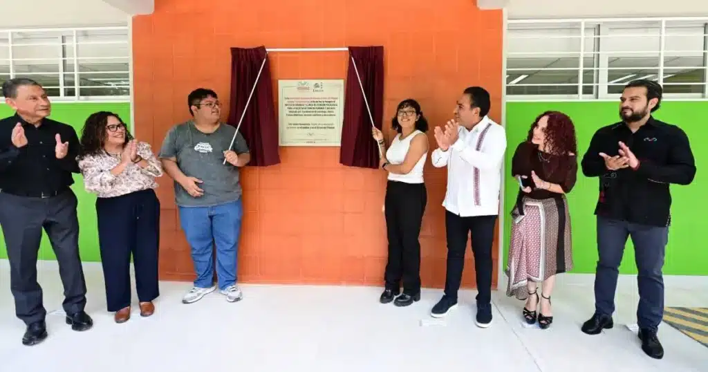 Gobierno de Chiapas impulsa infraestructura y becas para universitarios