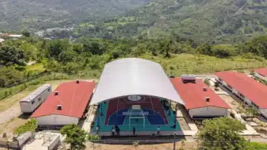 líder nacional en escuelas dignas