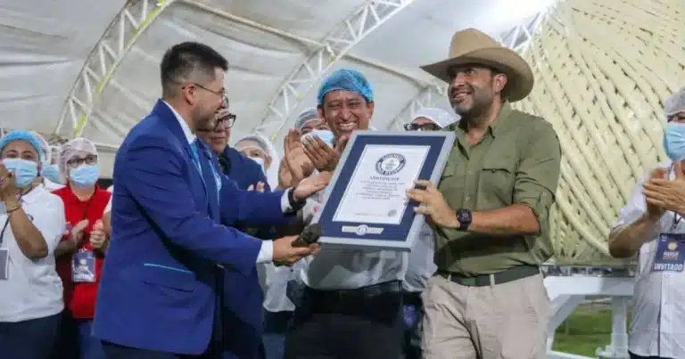 pijijiapan hace historia rompe récord guinness con la bola de quesillo más grande del mundo
