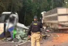 Tragedia carretera en el sur de Brasil choque frontal entre camión y autobús médico deja 23 fallecidos (Foto El Clarín)