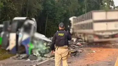 Tragedia carretera en el sur de Brasil choque frontal entre camión y autobús médico deja 23 fallecidos (Foto El Clarín)