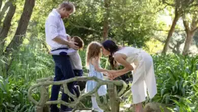 meghan markle muestra a sus hijos en su nueva vida en reino unido