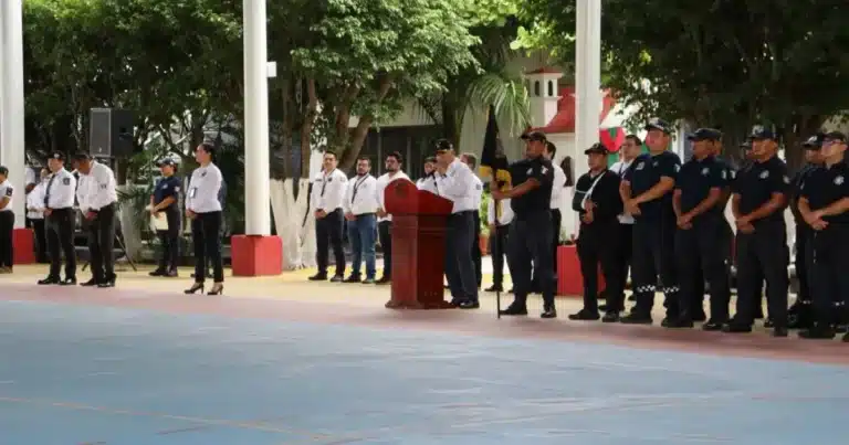 Anuncian becas para policías estatales y municipales