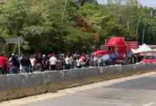 bloqueos de maestros colapsan accesos a tuxtla gutiérrez