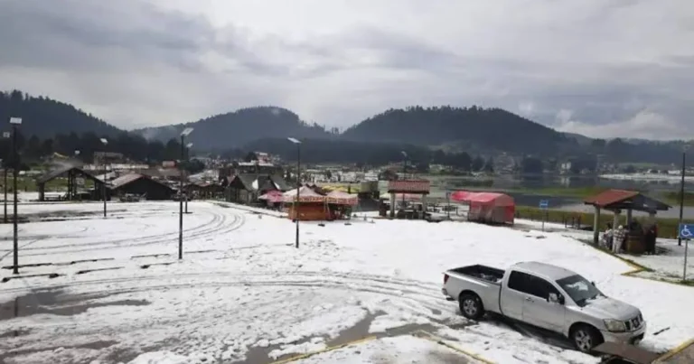 granizada en san cristóbal de las casas cubre calles de hielo