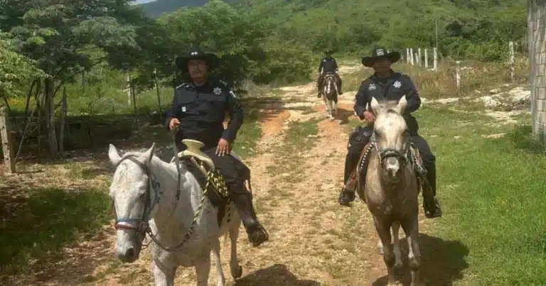 refuerzan vigilancia con patrullajes a caballo en colonias de tuxtla