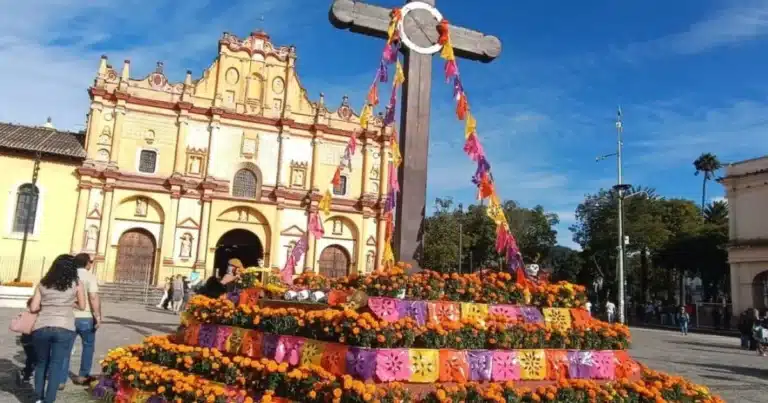 turistas celebran día de muertos en san cristóbal de las casas